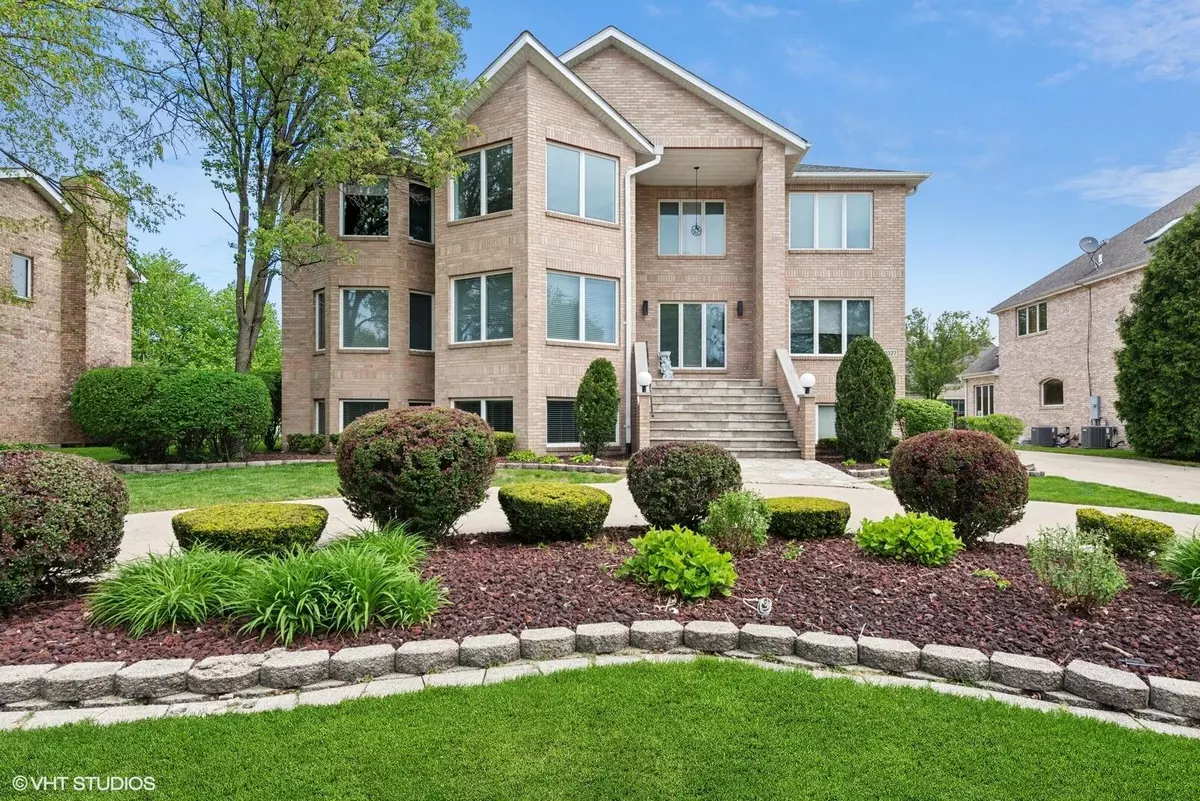 Munster, IN 46321,10327 Sandy LN