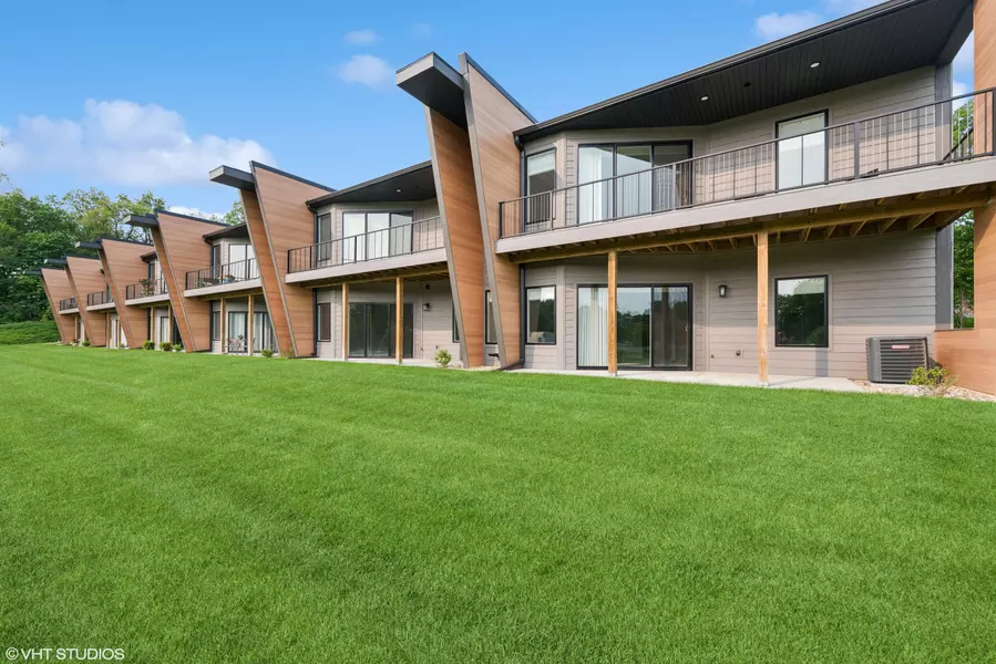 190 Yard Perfect DR, La Porte, IN 46350