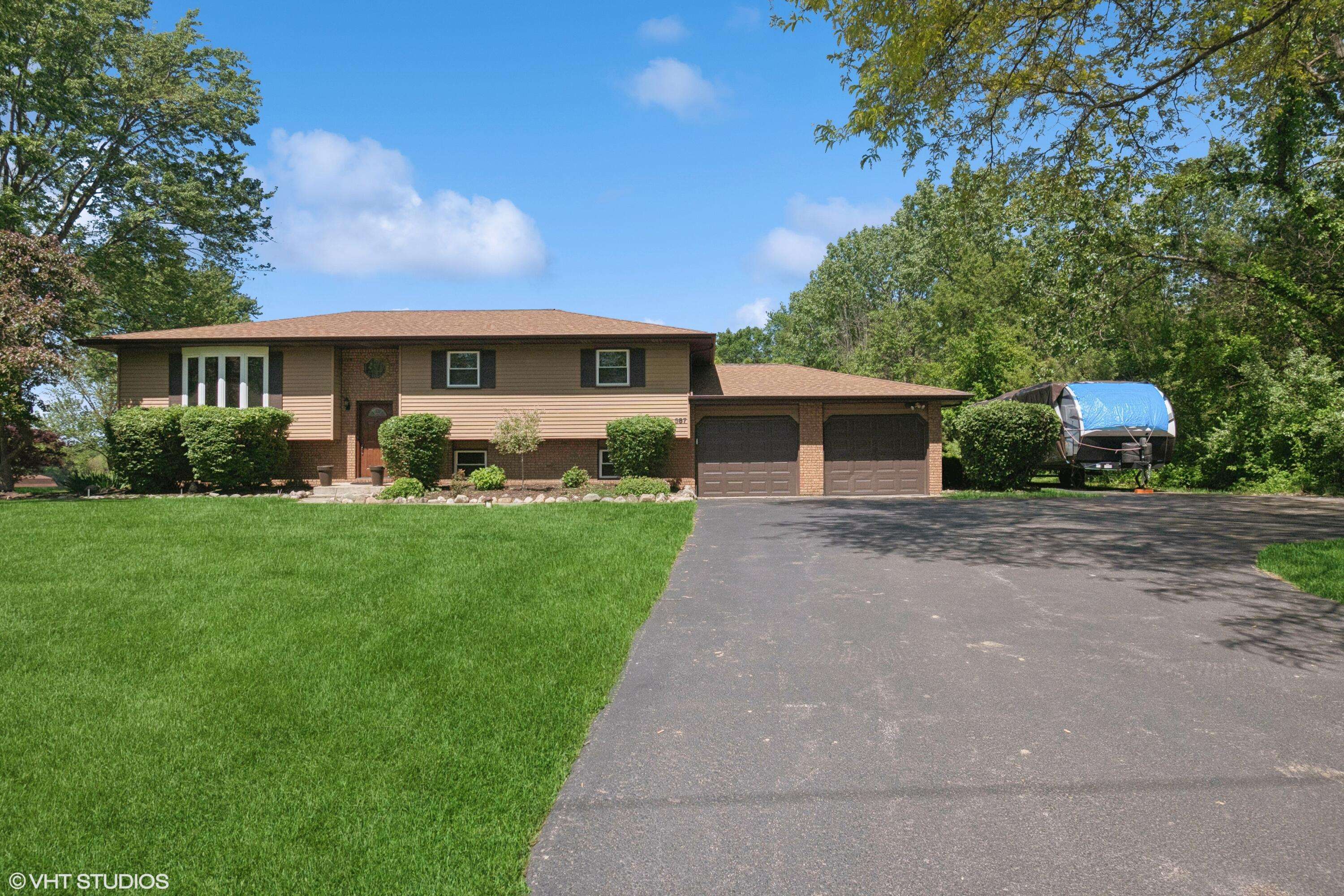 387 E Tratebas RD, Valparaiso, IN 46383