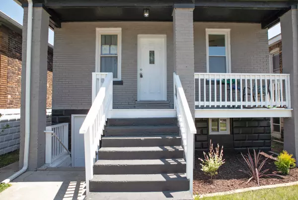 East Chicago, IN 46312,3841 Carey ST