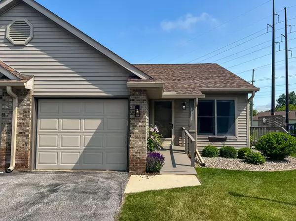 1811 Creekside CT, Valparaiso, IN 46383