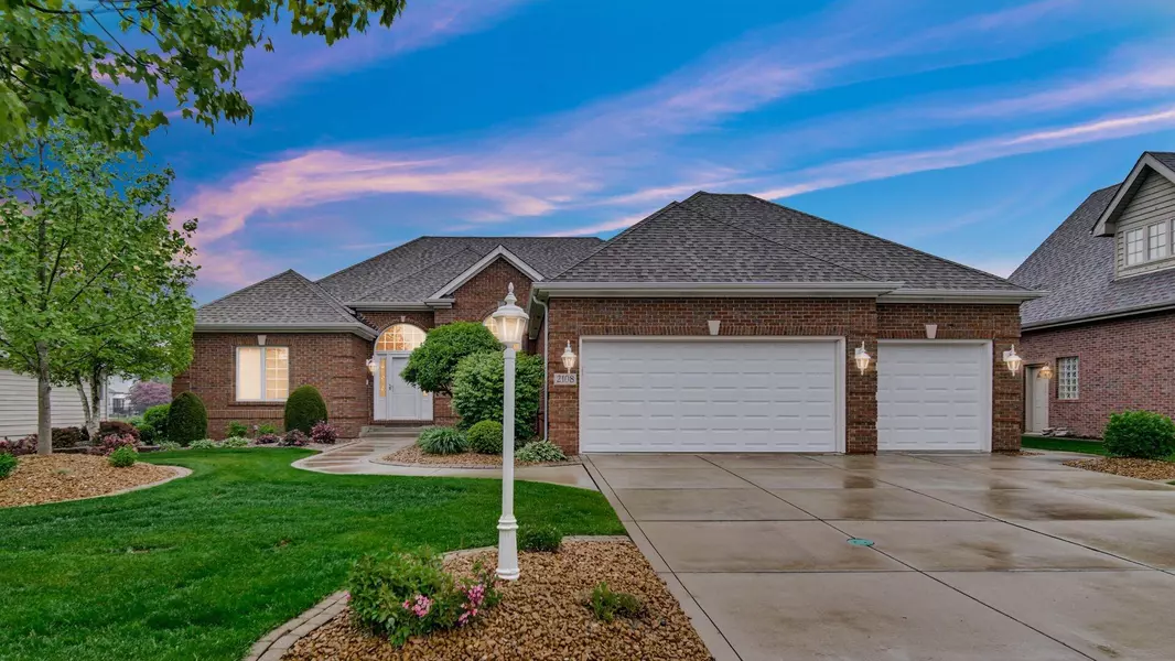 2108 White Oak LN, Highland, IN 46322