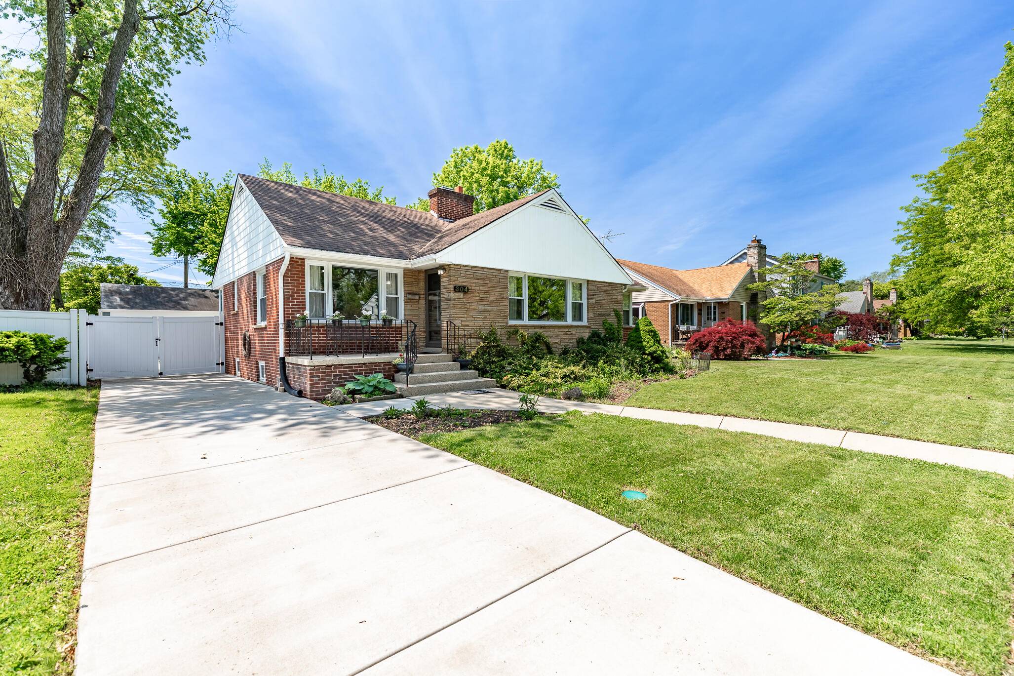 Munster, IN 46321,304 Beverly PL