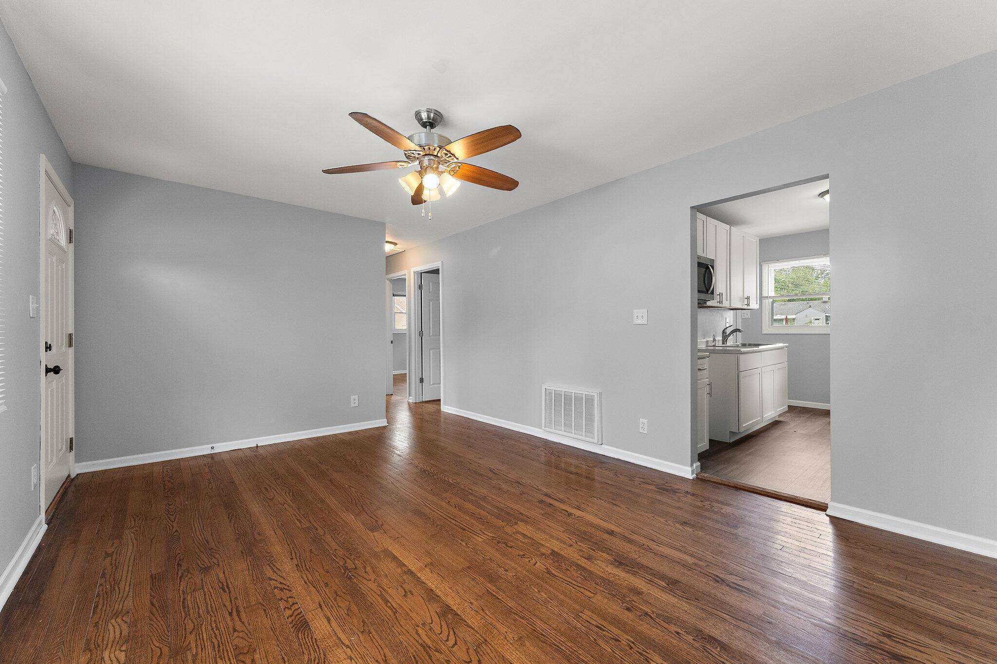Crown Point, IN 46307,228 Oak ST