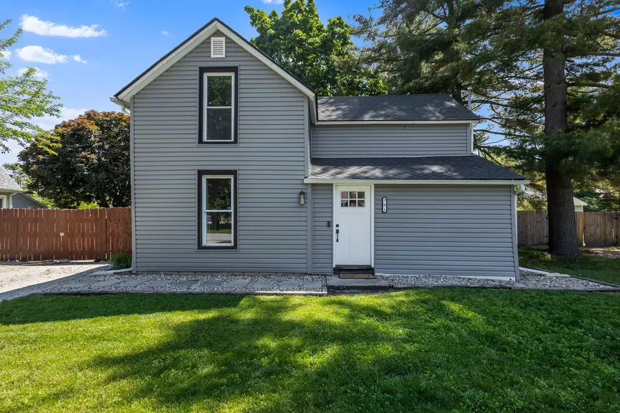 301 S Rose AVE, Kouts, IN 46347