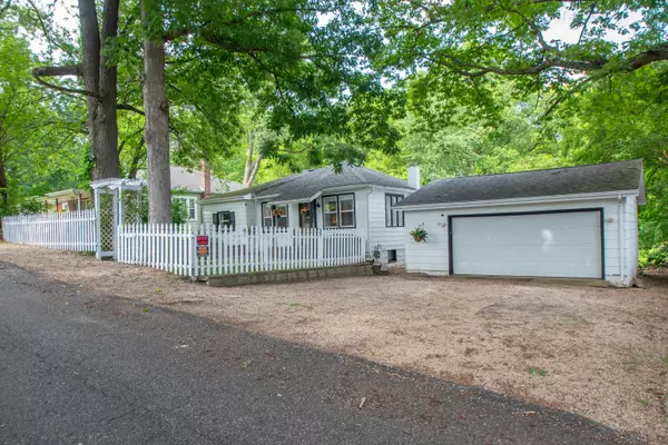 Valparaiso, IN 46383,4111 Wildwood RD