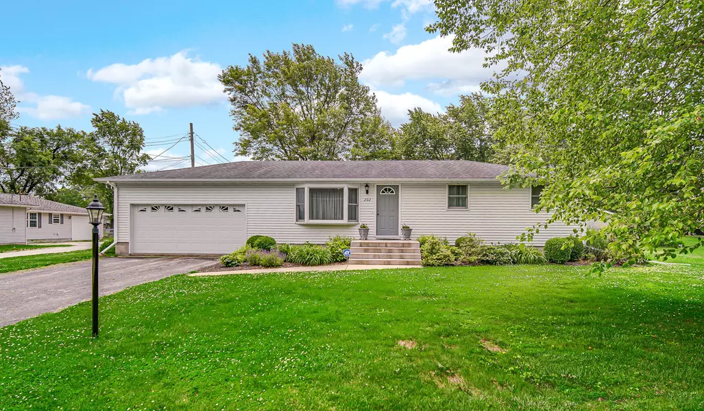 202 W Wilson ST, Hebron, IN 46341