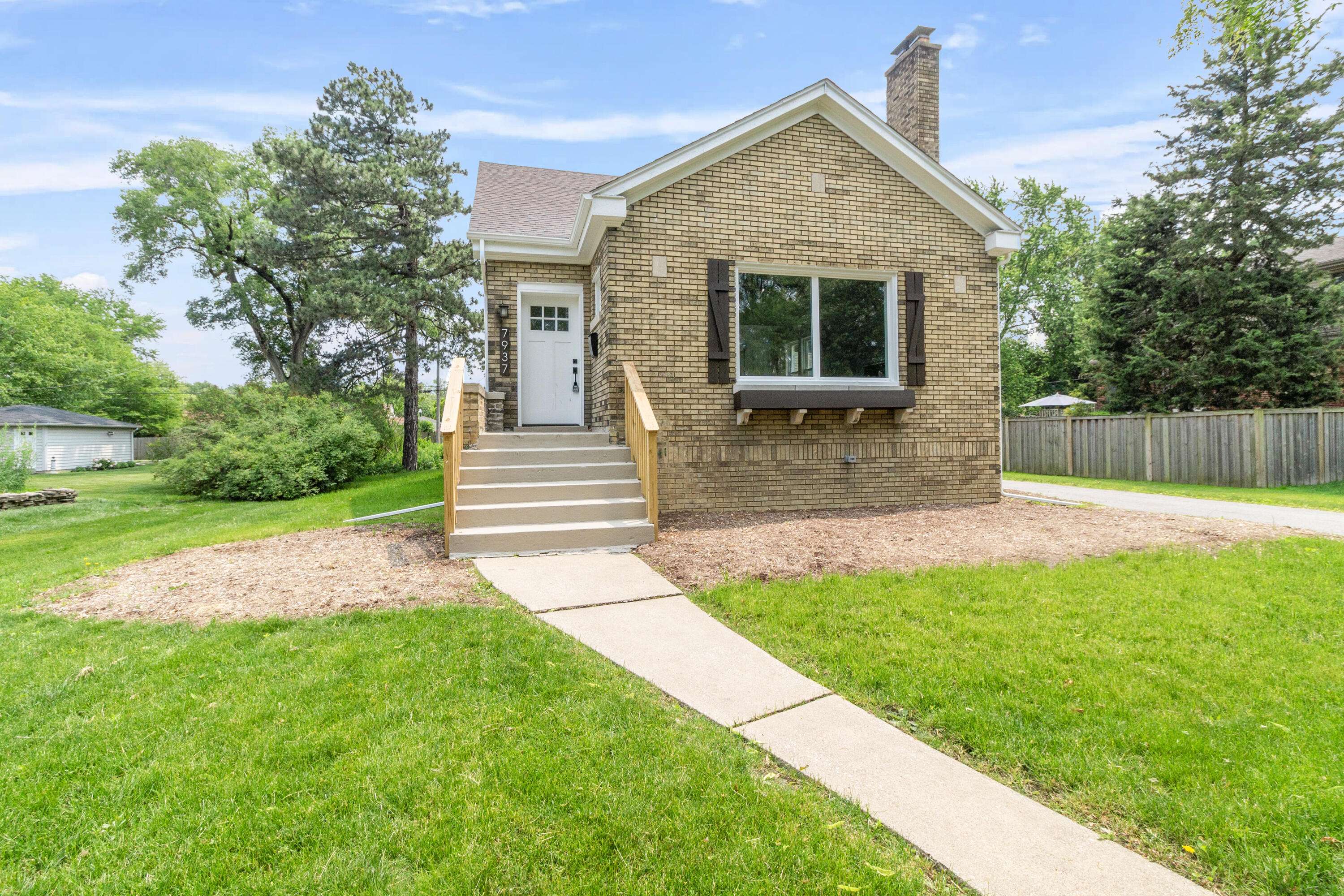 Munster, IN 46321,7937 Forest AVE