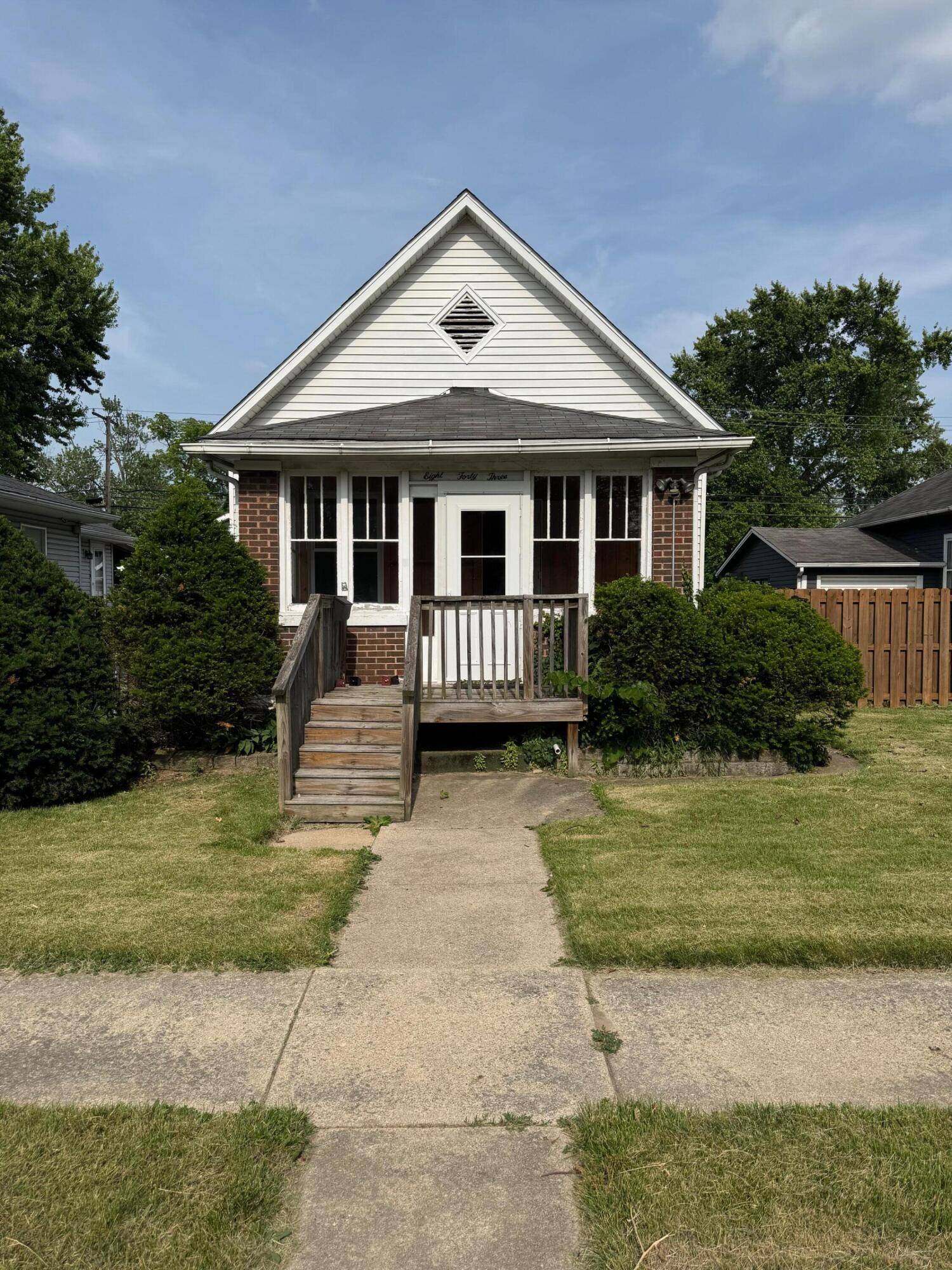 843 Lincoln ST, Hobart, IN 46342