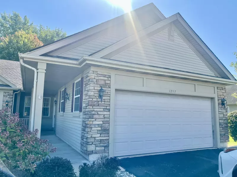 1297 Lily LN, Schererville, IN 46375