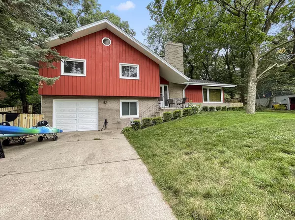 99 Diana RD, Portage, IN 46368