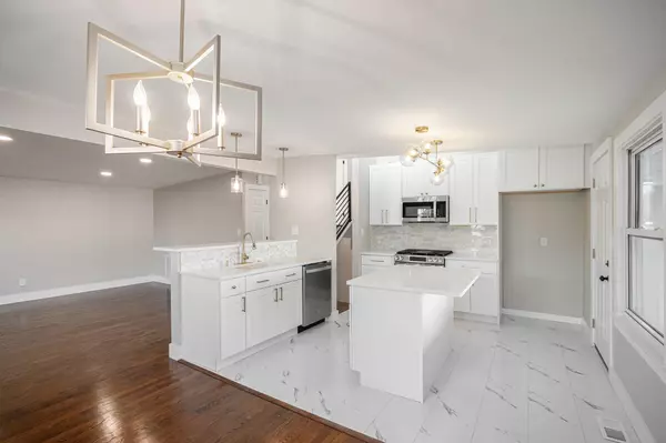 Highland, IN 46322,3113 Farmer DR