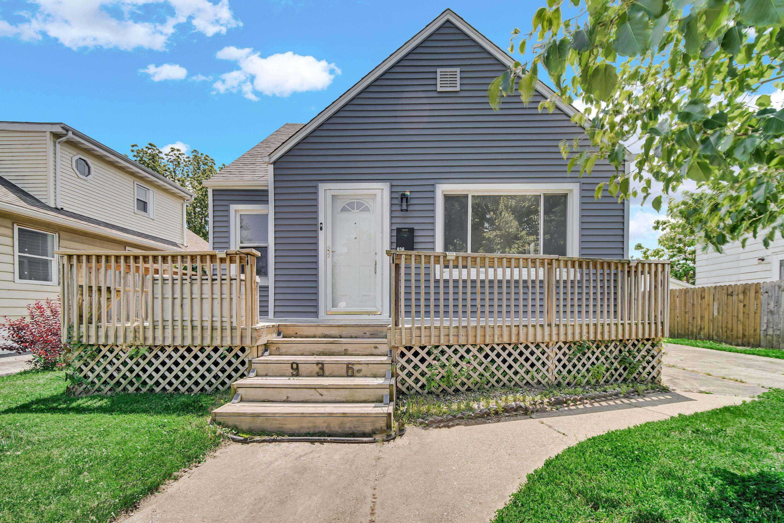 936 169th PL, Hammond, IN 46324