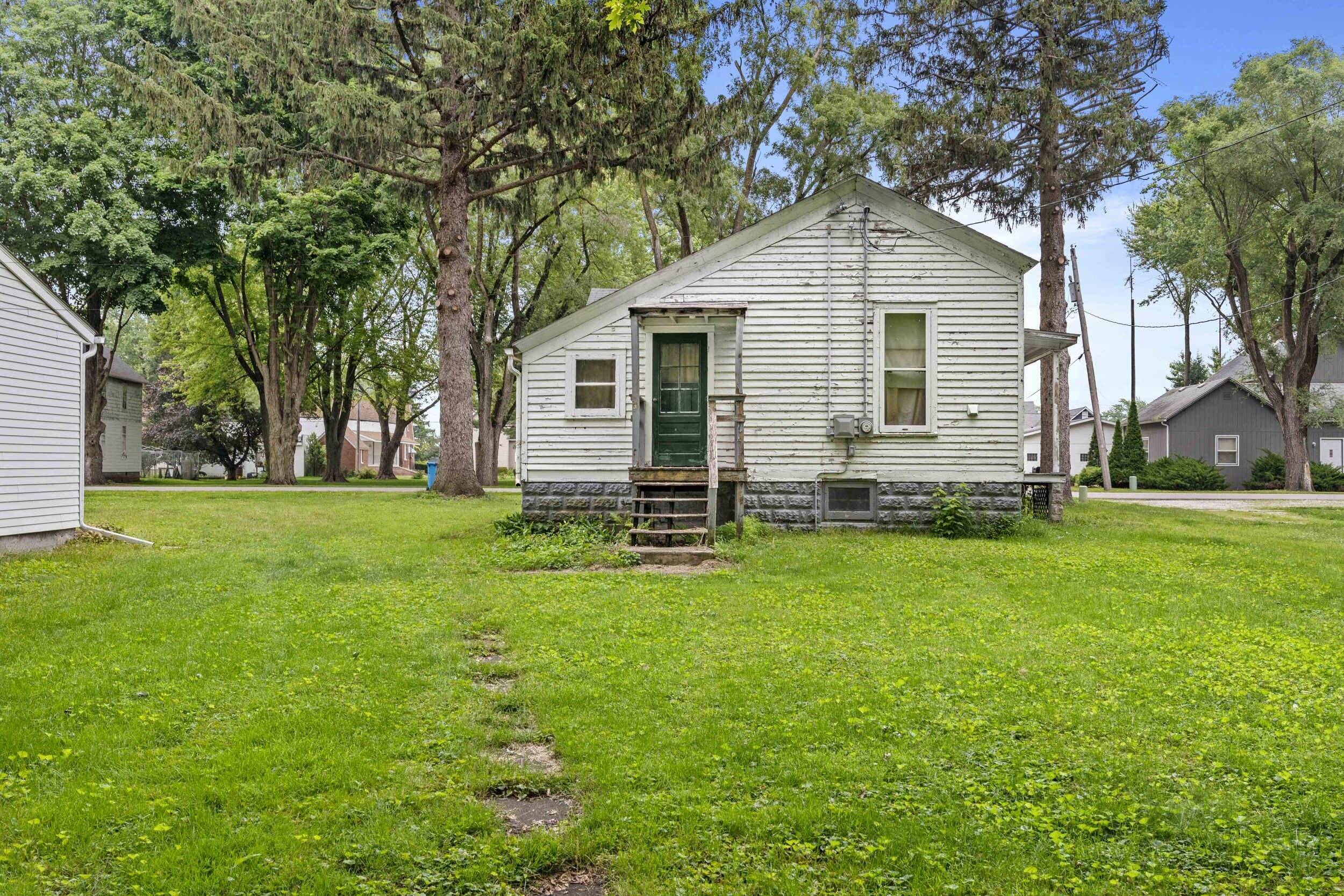 305 N Illinois ST, Wanatah, IN 46390