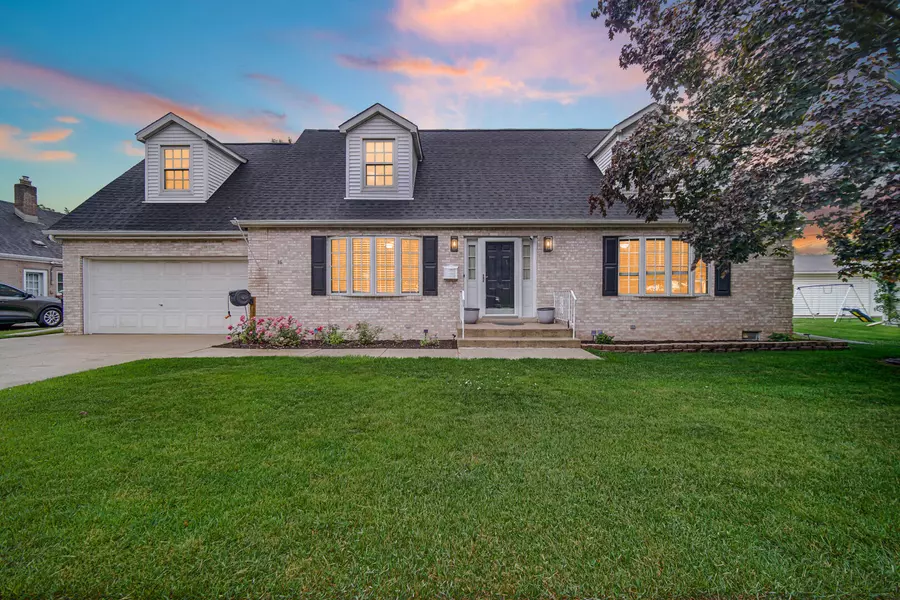 36 Beverly BLVD, Hobart, IN 46342