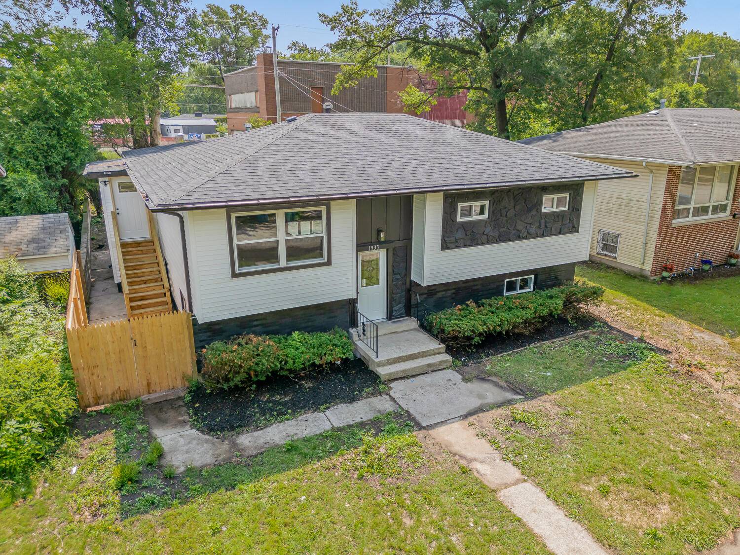Gary, IN 46406,1533 Porter ST