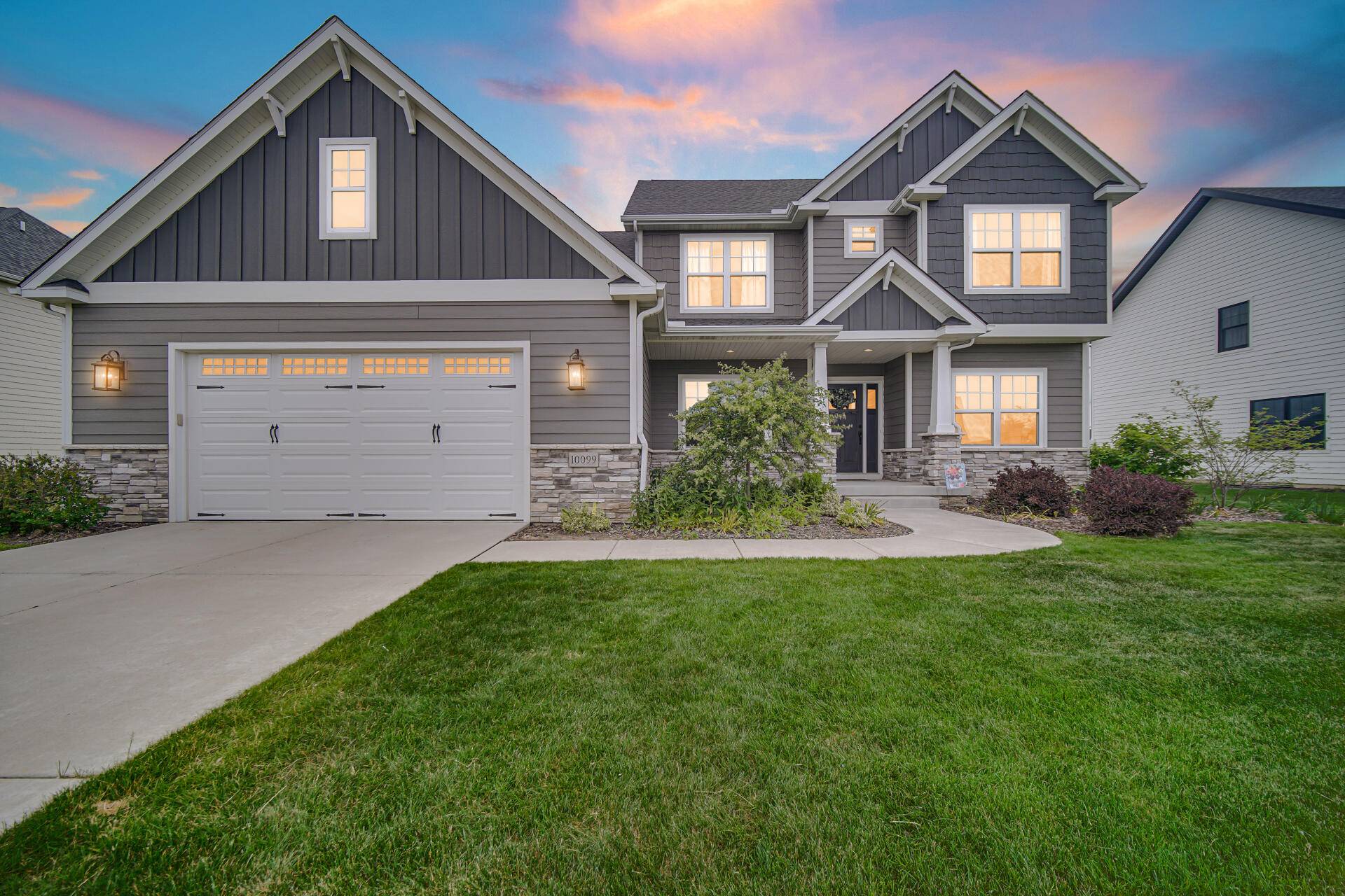 Munster, IN 46321,10099 Norwich DR
