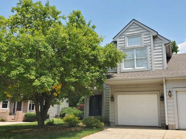 3808 Chimney Hill DR, Valparaiso, IN 46383