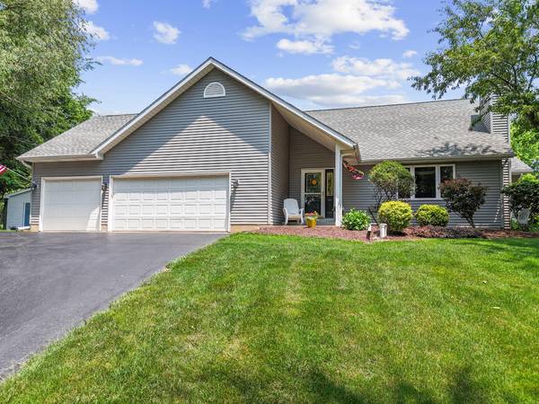 205 Kimrich CIR, Valparaiso, IN 46385