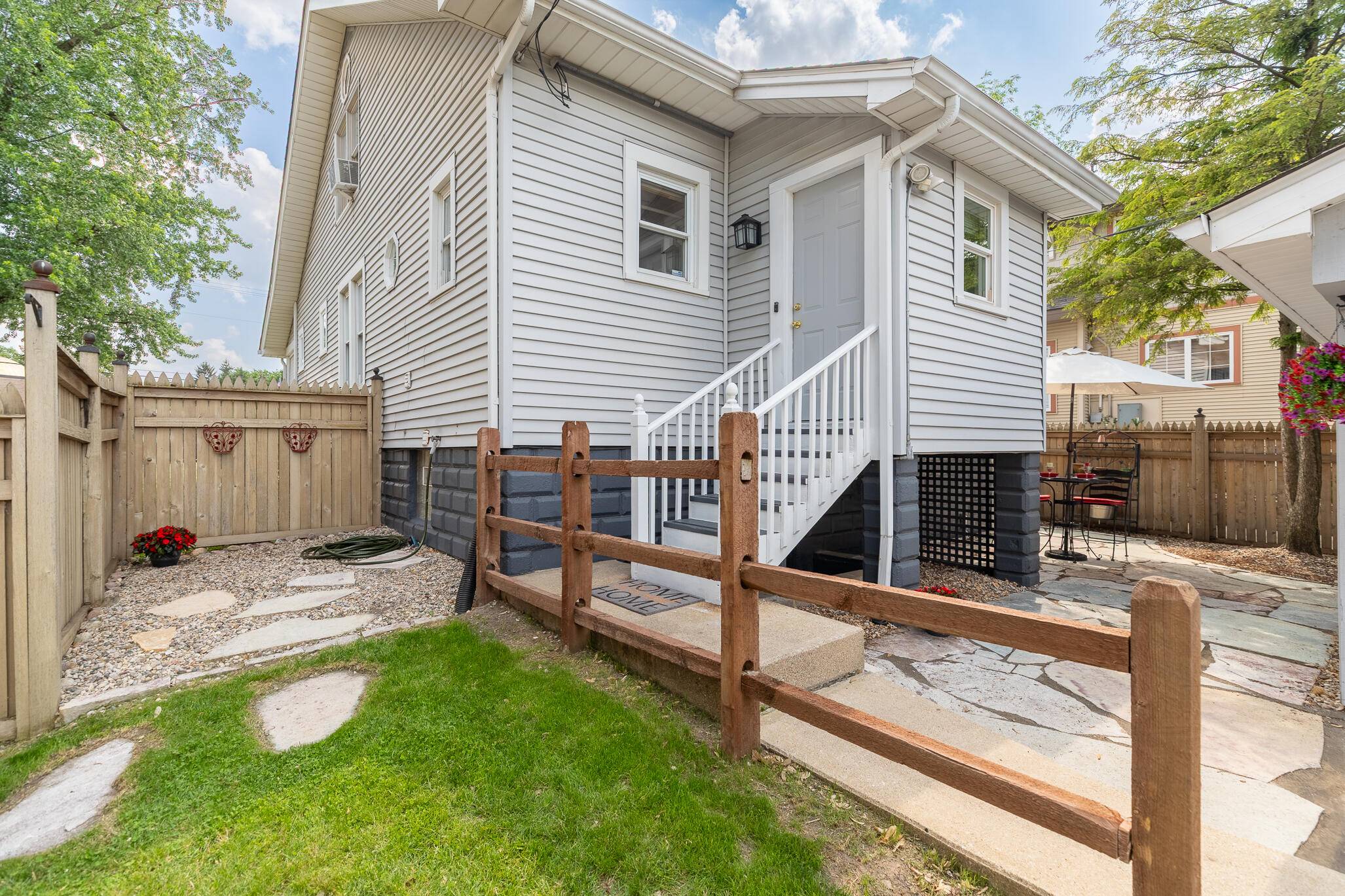 Munster, IN 46321,1539 Ridge RD