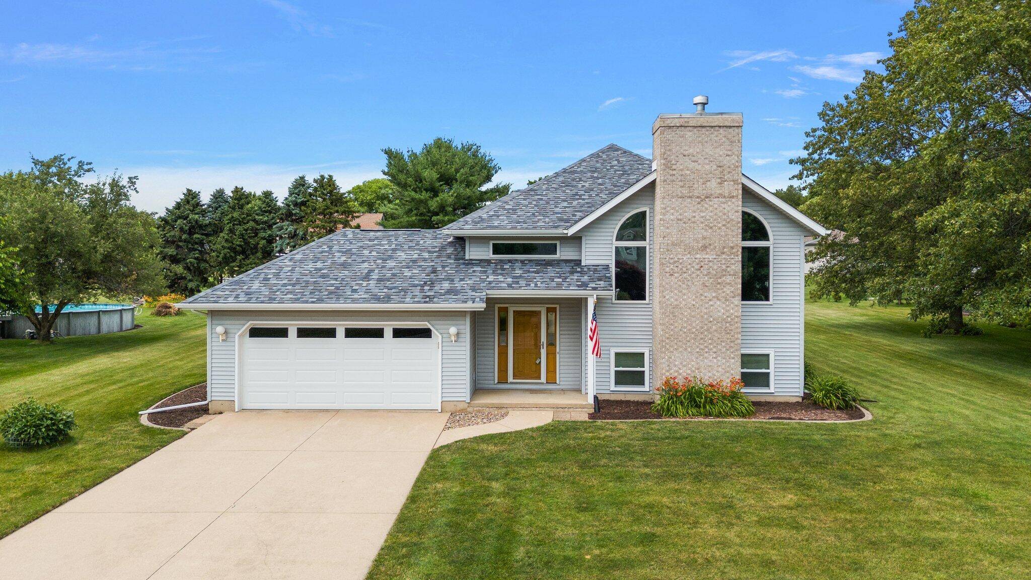 347 Independence DR, Valparaiso, IN 46383