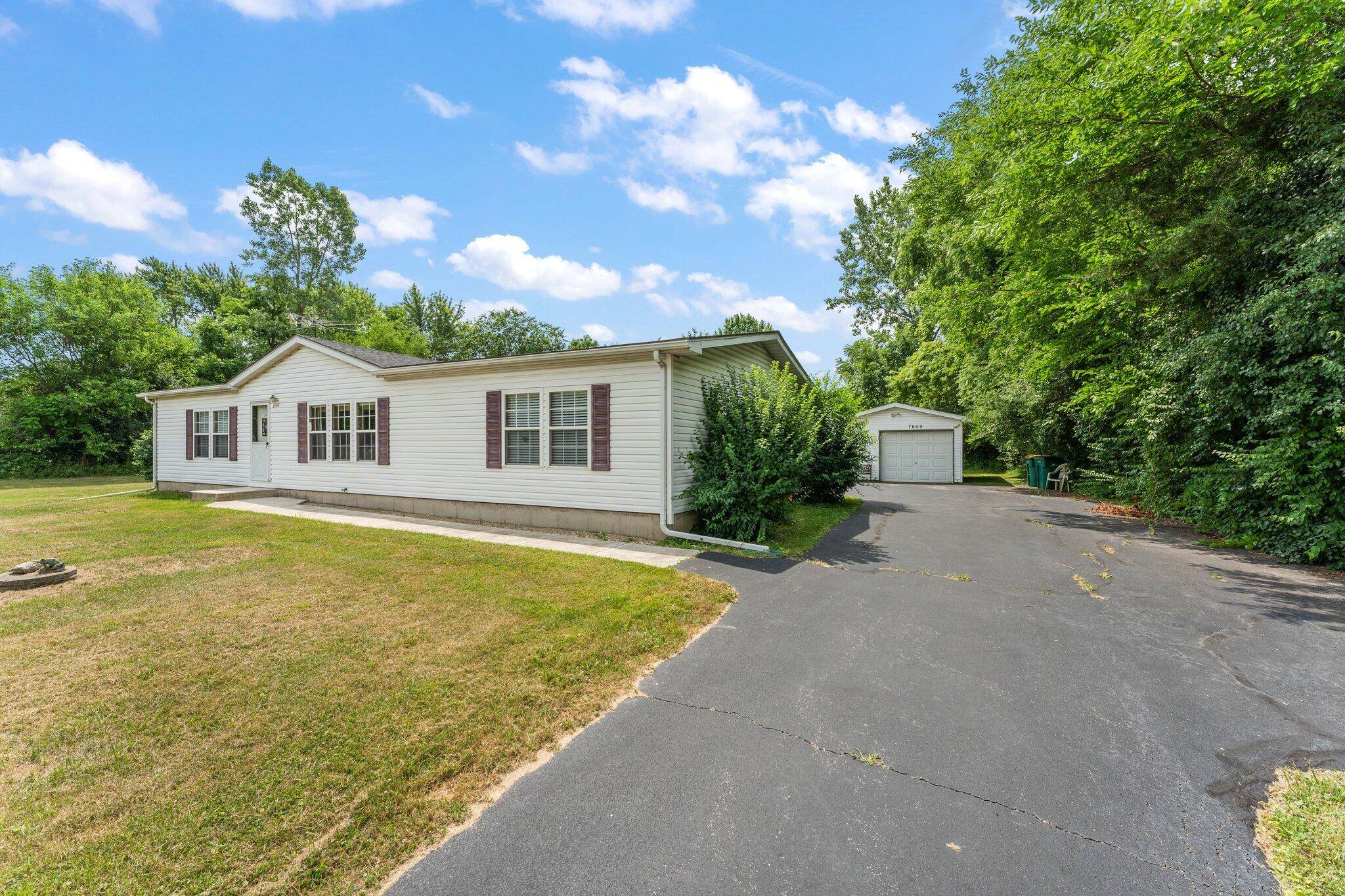 Hobart, IN 46342,7609 Lincolnway ST