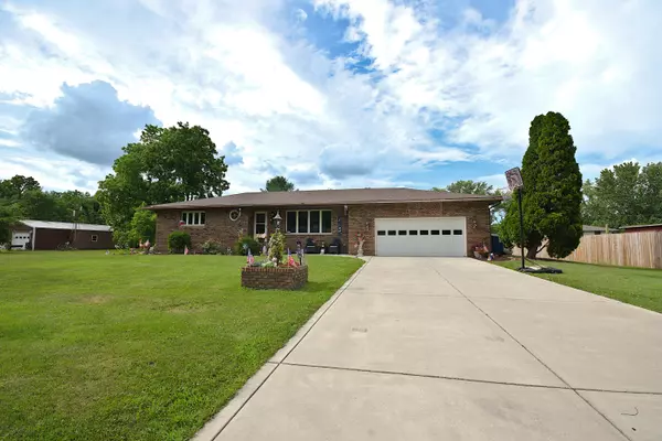 518 4th AVE, Demotte, IN 46310