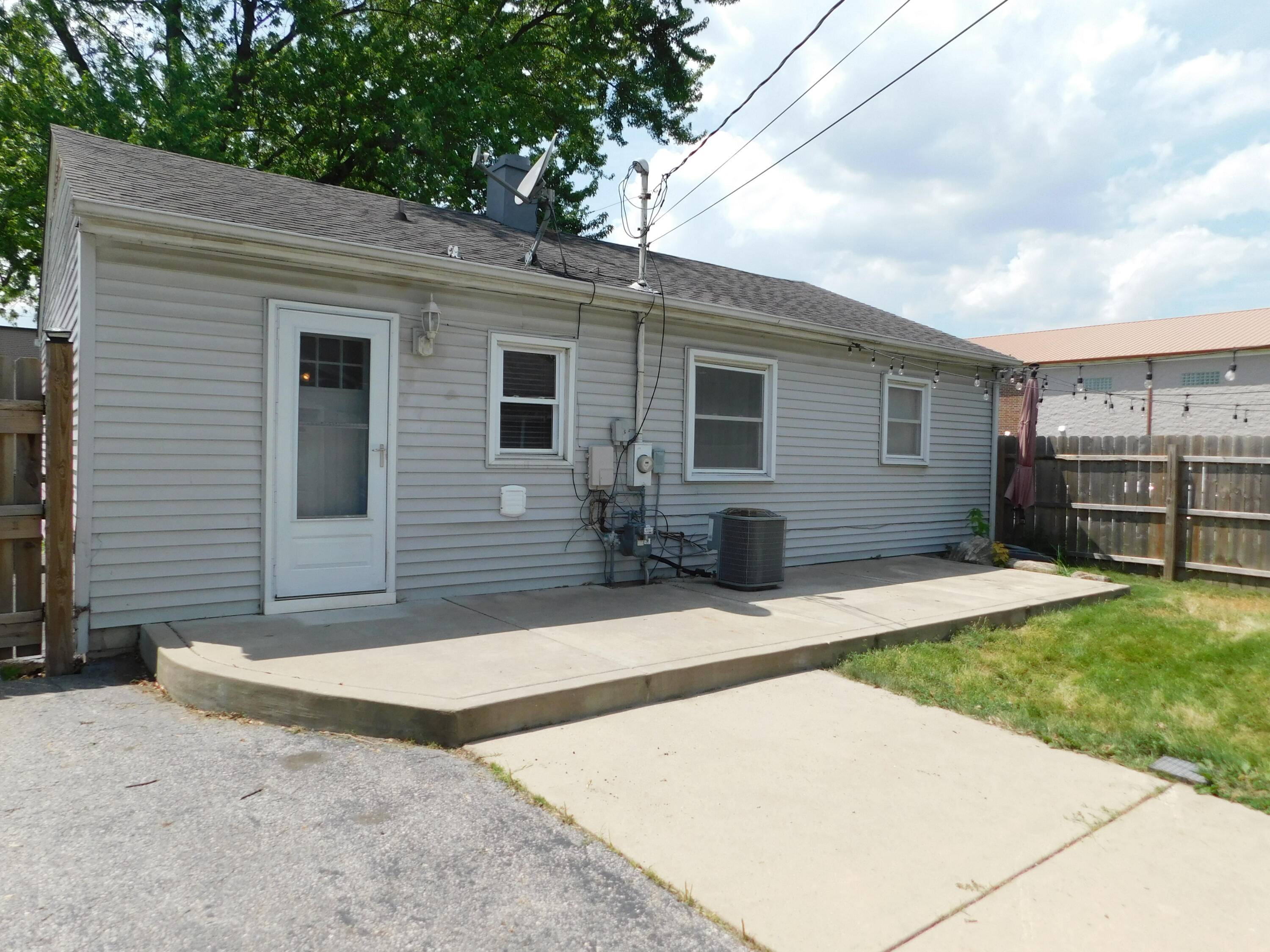 Crown Point, IN 46307,316 Wright ST