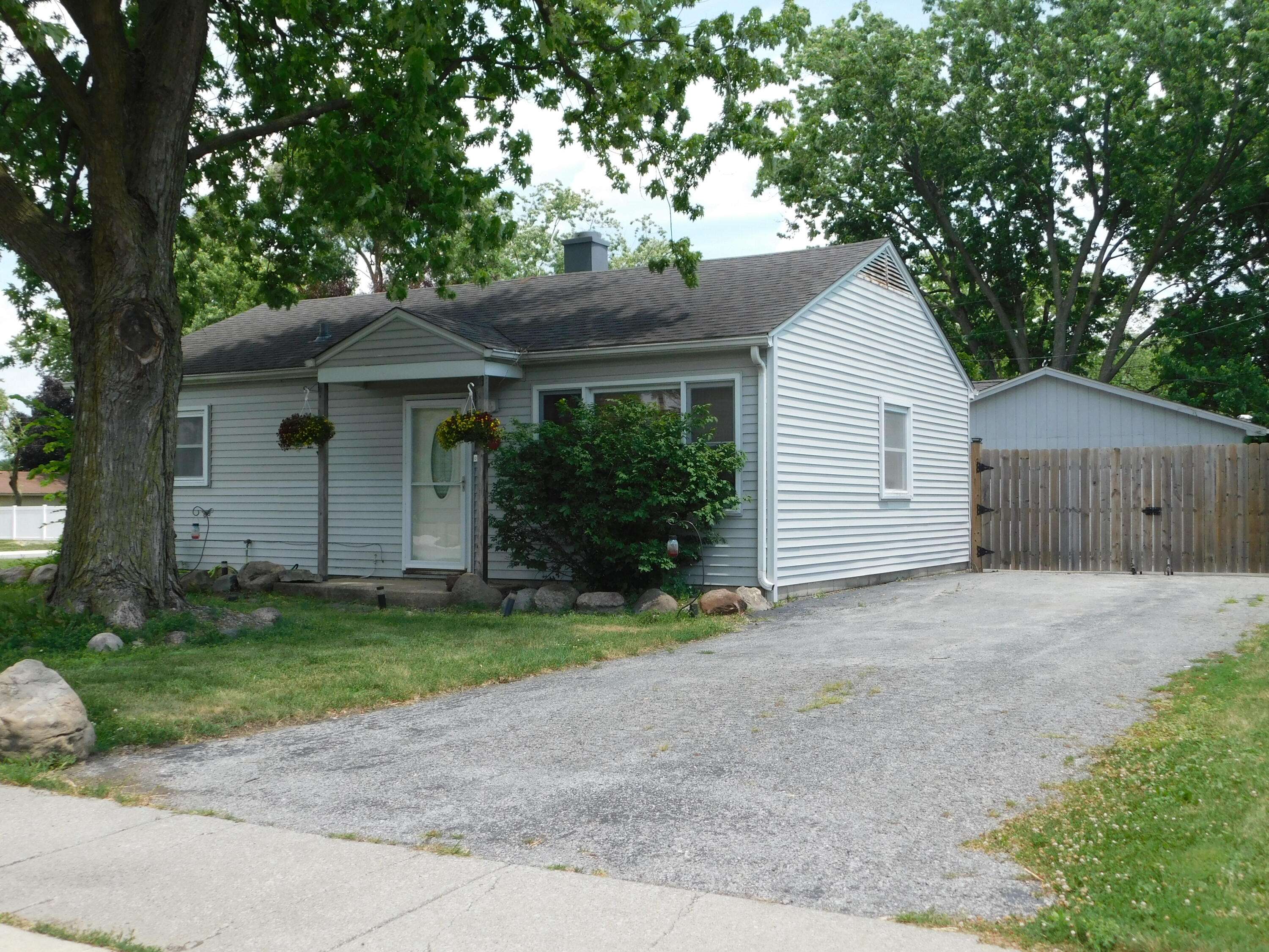 Crown Point, IN 46307,316 Wright ST