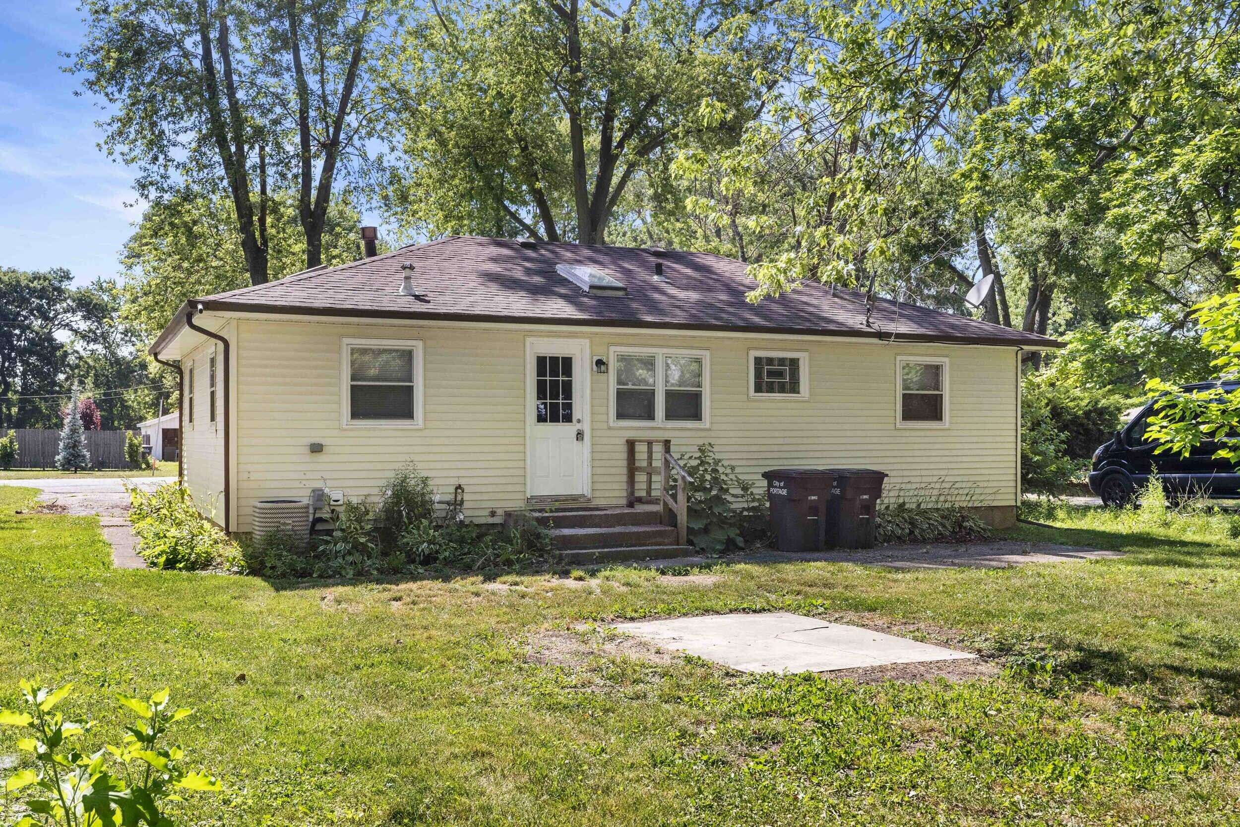 Portage, IN 46368,3113 Oakwood ST