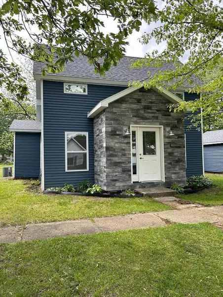 719 N Hathaway ST, Winamac, IN 46996