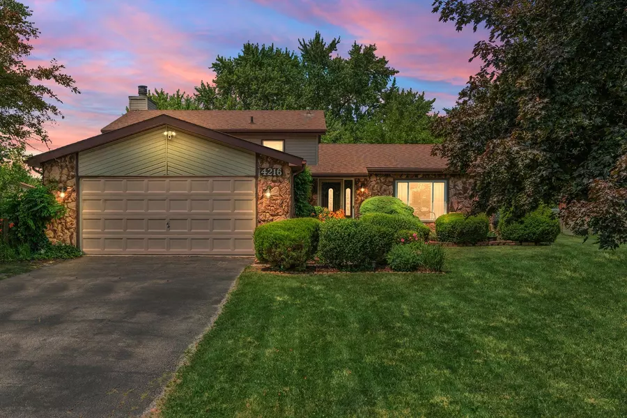 4216 Glen Oaks DR, Crown Point, IN 46307
