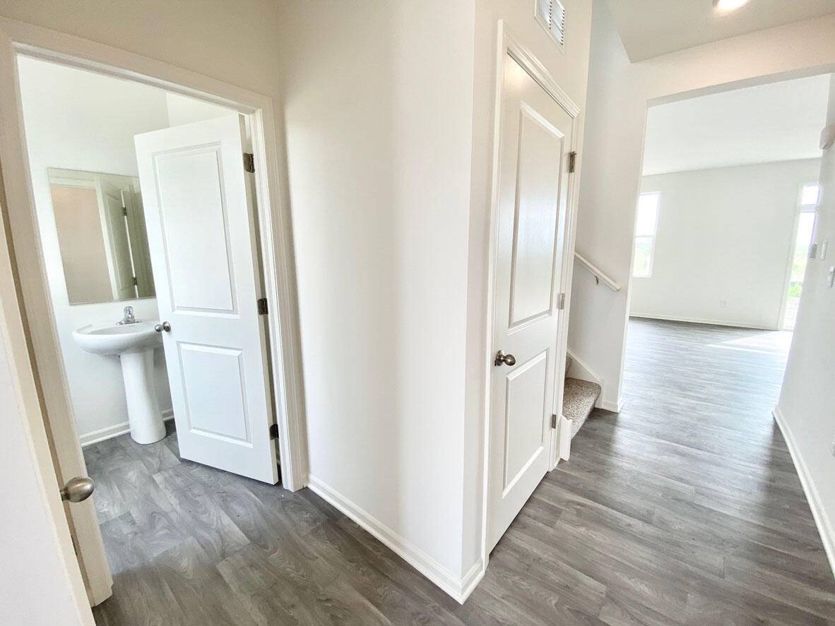 Hobart, IN 46342,108 Cressmoor BLVD