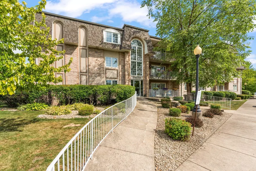 211 Swan DR, Dyer, IN 46311