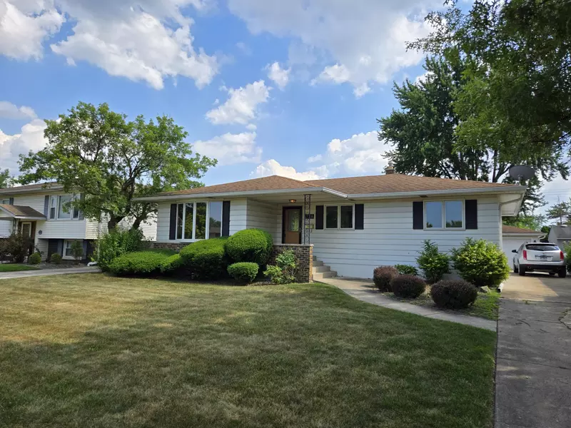 1828 Wren DR, Munster, IN 46321