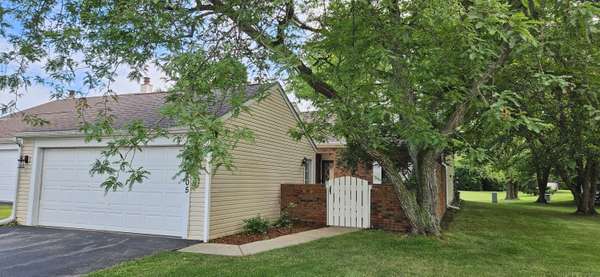 1205 Saratoga LN, Chesterton, IN 46304