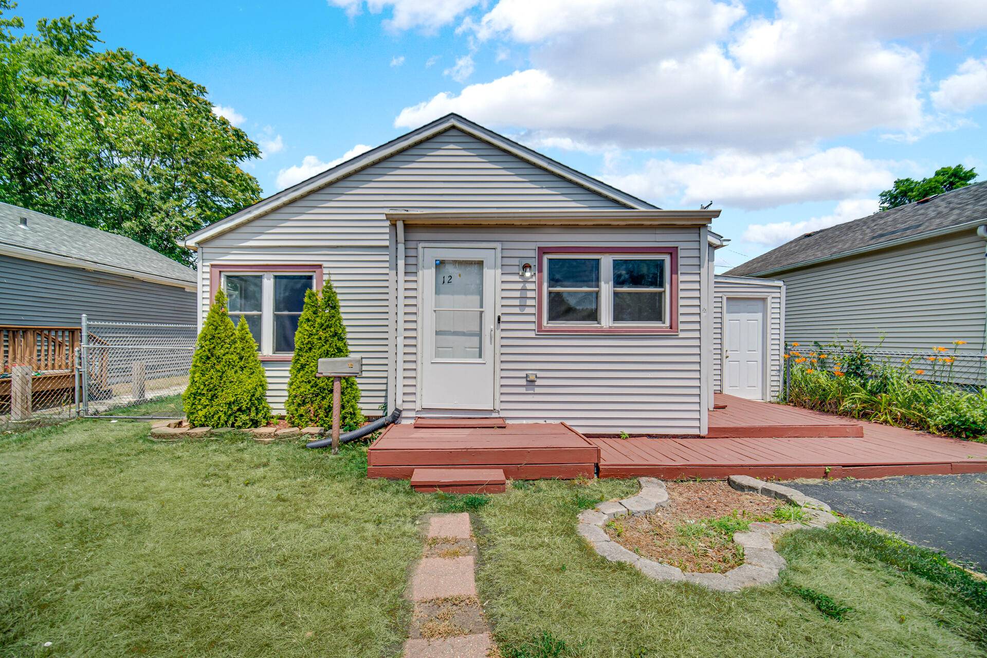 12 Huber BLVD, New Chicago, IN 46342