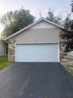 2255 Whispering Oaks CT, Highland, IN 46322