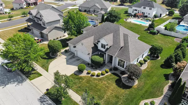 8185 Hawthorne DR, St. John, IN 46373