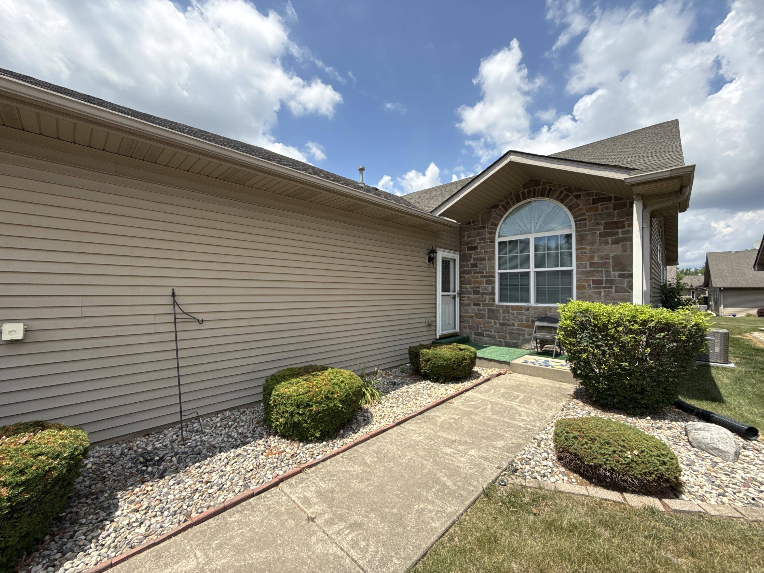 340 Cochran DR, Crown Point, IN 46307