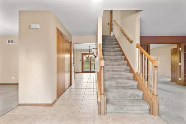 Dyer, IN 46311,2557 Howard Castle DR