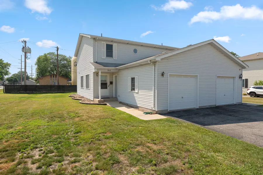 908 N Wheeler ST, Griffith, IN 46319