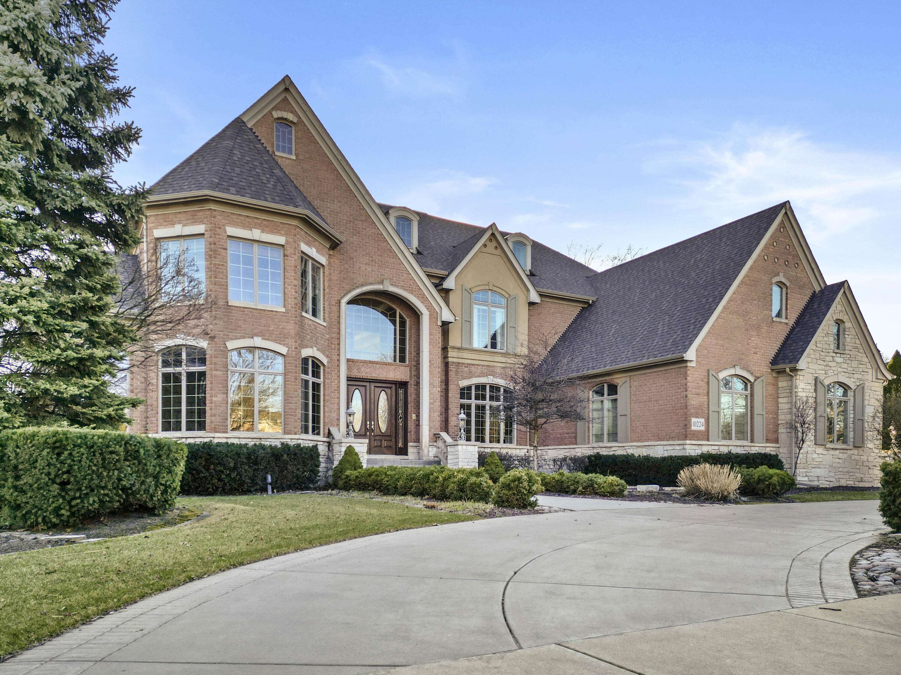 Munster, IN 46321,10224 Cherrywood LN