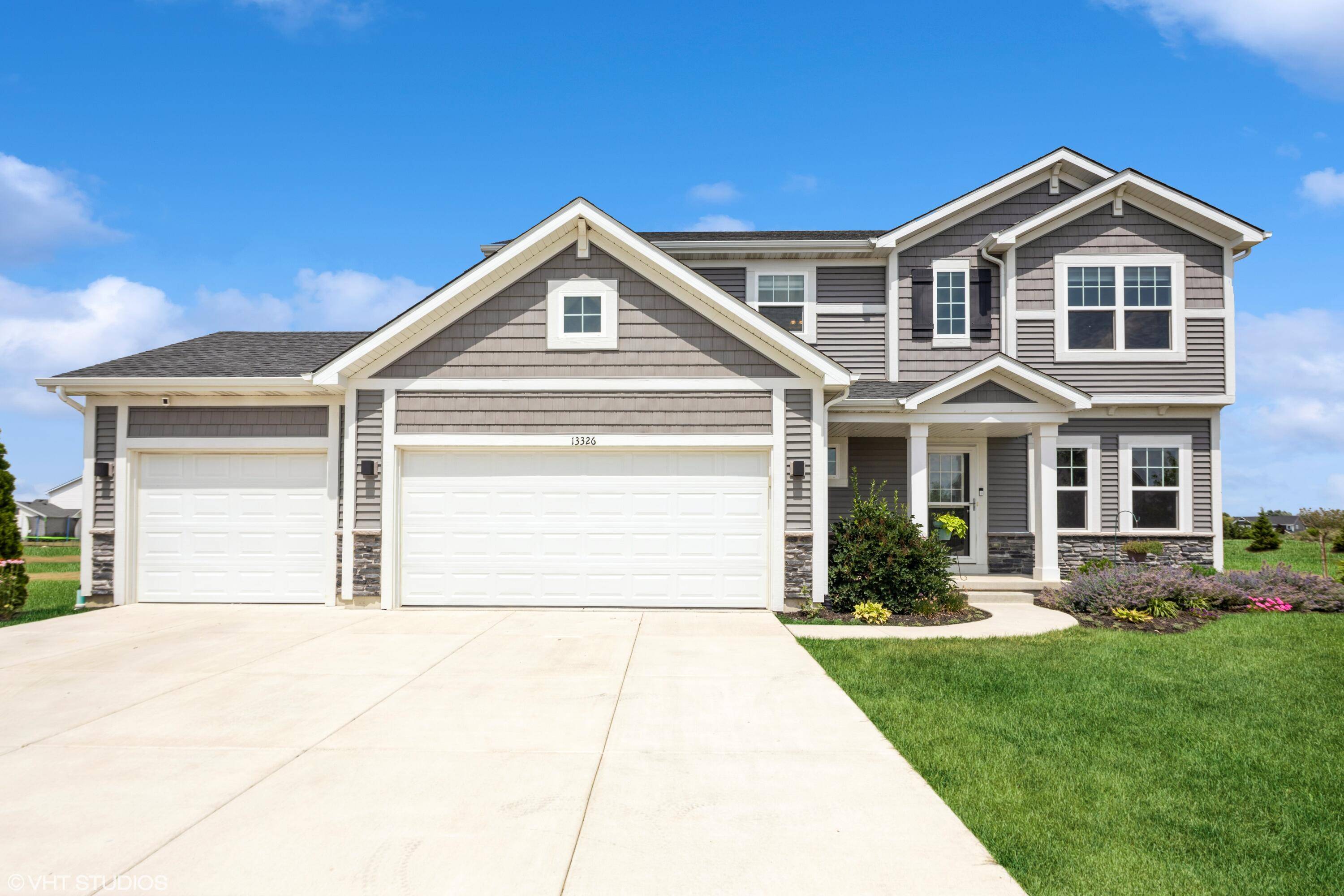 13326 Sky DR, Dyer, IN 46311