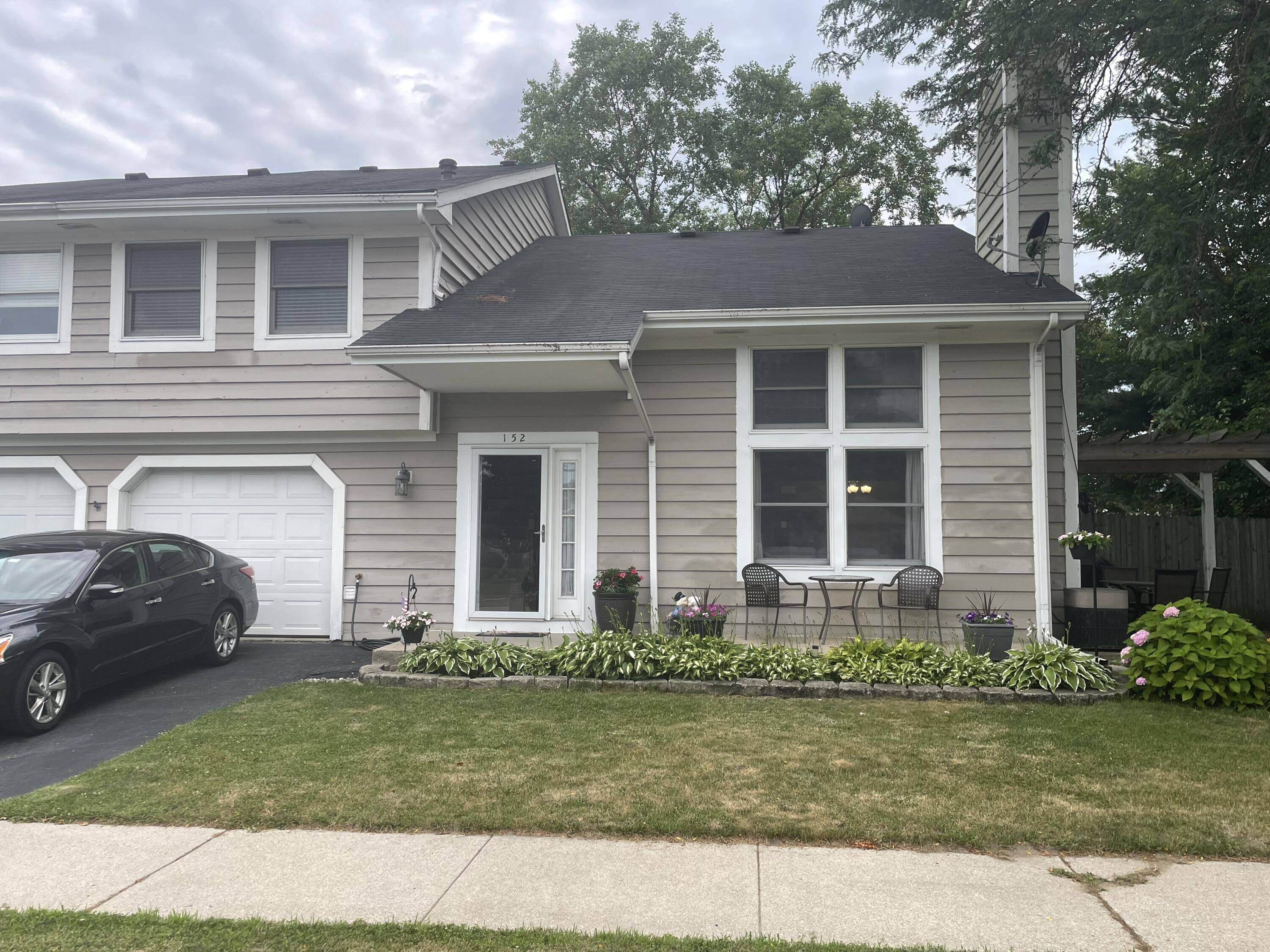152 Holly LN, Schererville, IN 46375