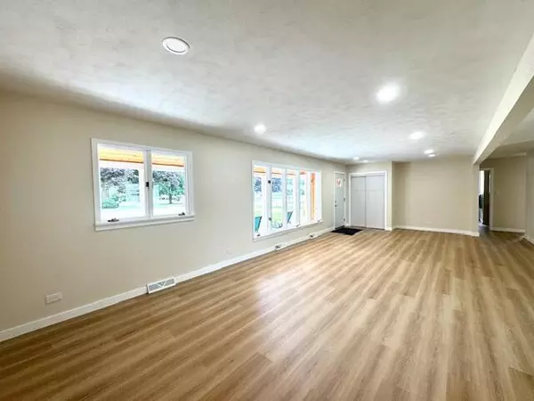 Knox, IN 46534,313 Carlson DR