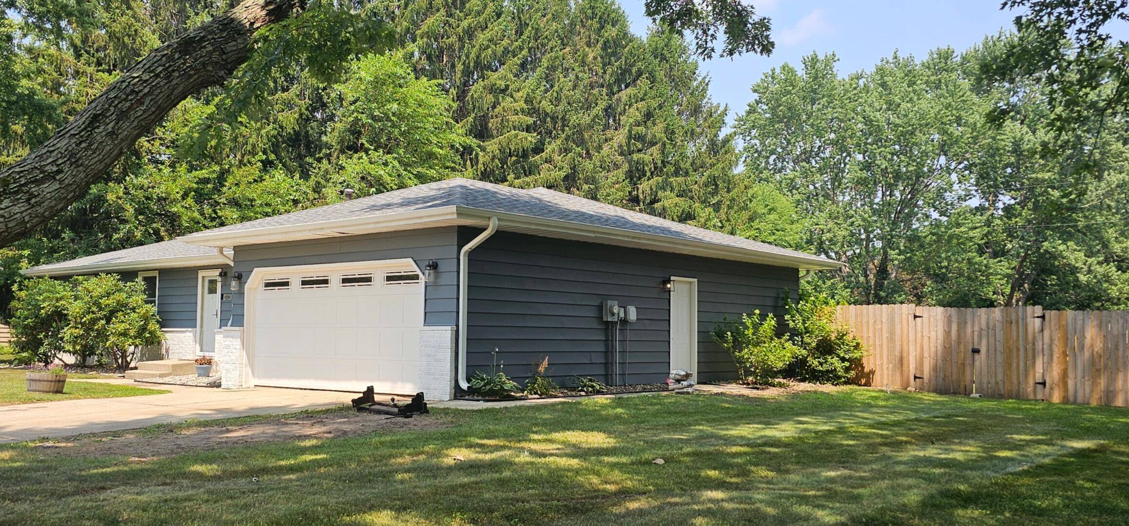 La Porte, IN 46350,201 W Curtis DR