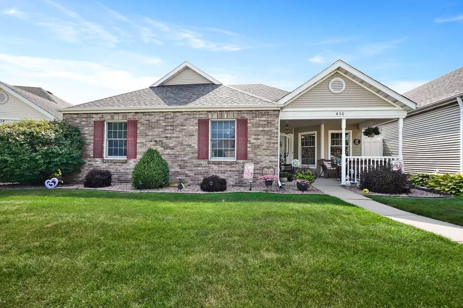 430 Dogwood LN, Lowell, IN 46356