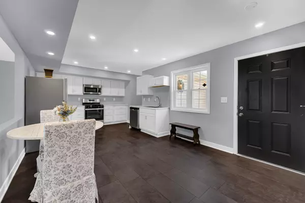 Valparaiso, IN 46385,186 Mallard Pointe DR