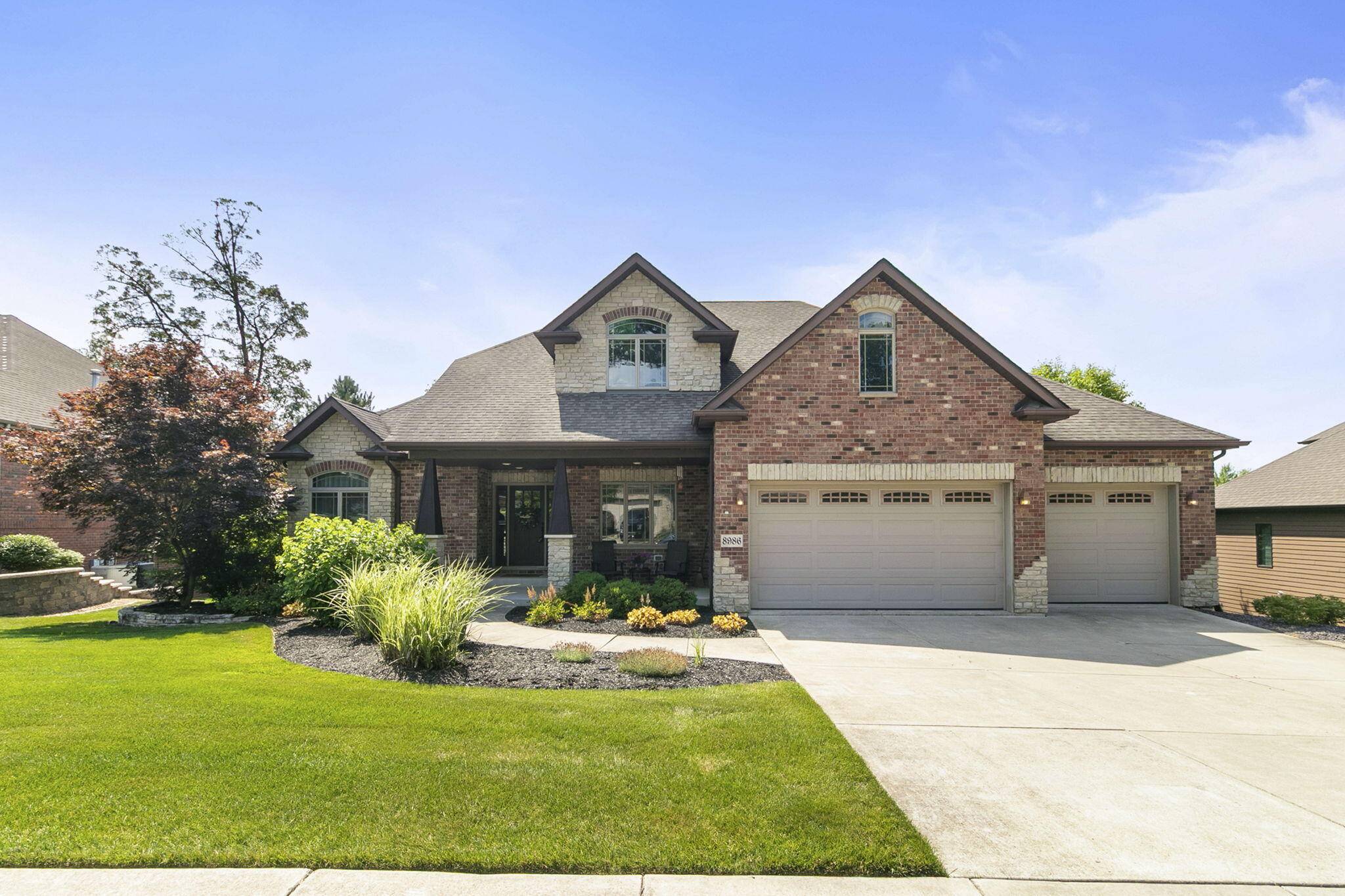 8986 Calumet AVE, St. John, IN 46373